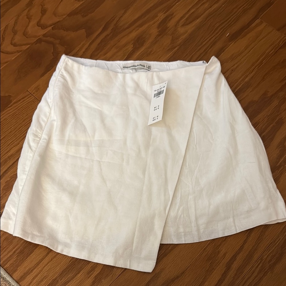 Abercrombie & Fitch White Mini Skirt